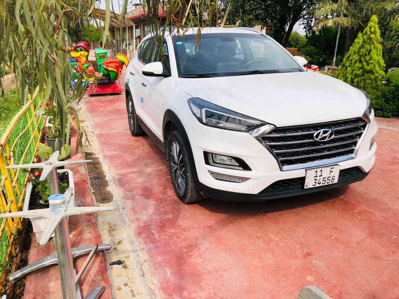 السلام عليكم لبيع توسان موديل 2020 وارد كوري بسمي السيارة 
ماشية 51 
رقم بغداد الجديد 
مواصفات الكاصد معروفة 
السعر 218 وبيها مجال قليل 
الاتصال على الرقم ***********
