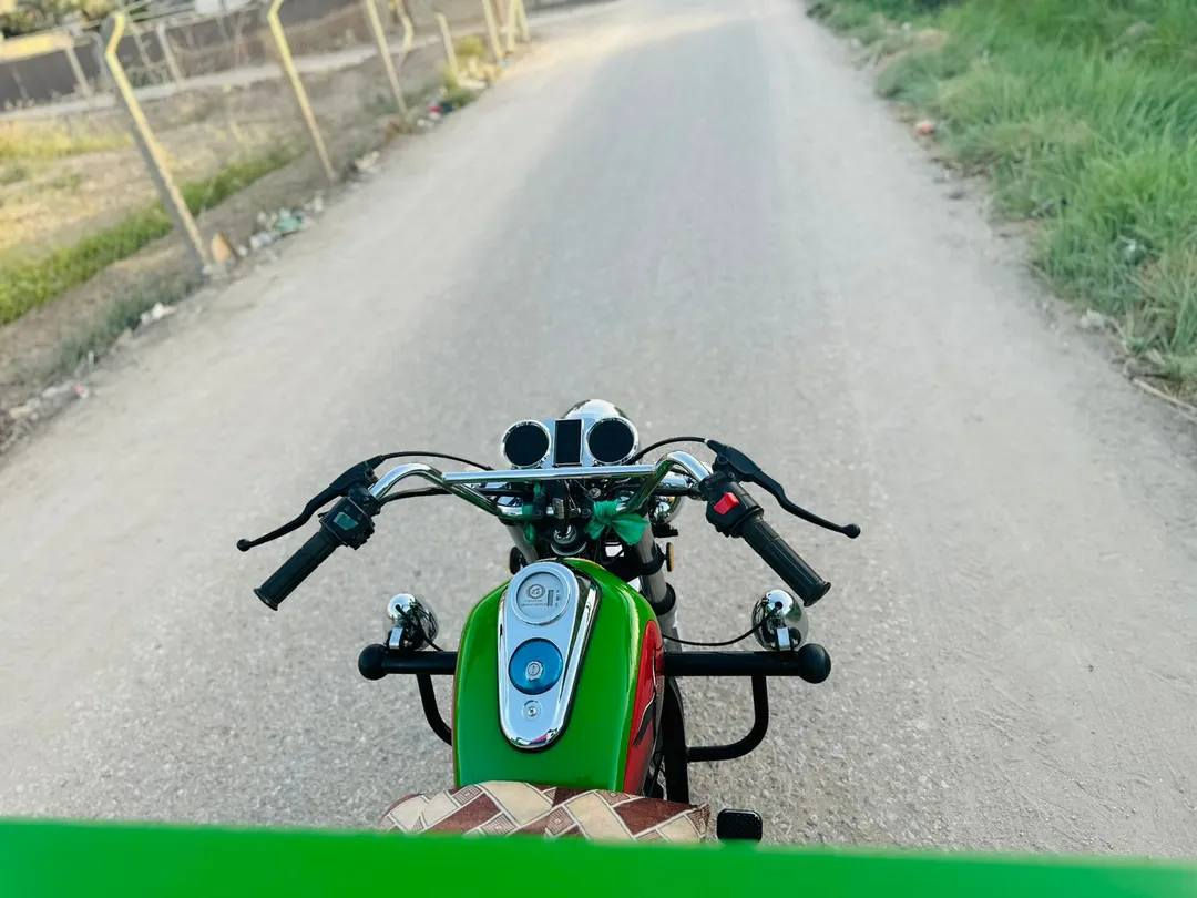 السلام عليكم ستوته مقفوله كفاله عامه موديل 23 سعر ثلاثه ملايين الرقم***********
