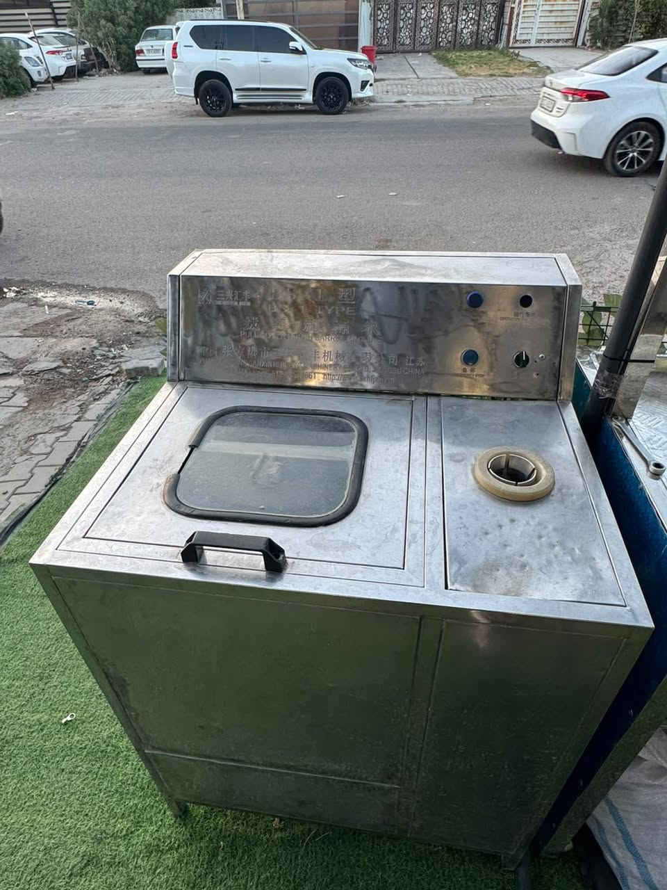 السلام عليكم، محطه مي ارو ١٠٠٠ لتر فول اوتوماتيك شاصي ستل ستيل مع سنك ستل ستيل غذائي مع غساله دبات، مع تانكيات عدد ٢ غذائي واحد ٢٠٠٠ لتر اواحد ٣٠٠٠ لتر يعني مشروع جاهز ماناقصه اي شي للبيع، بغداد، للاستفسار الاتصال على الرقم ***********
