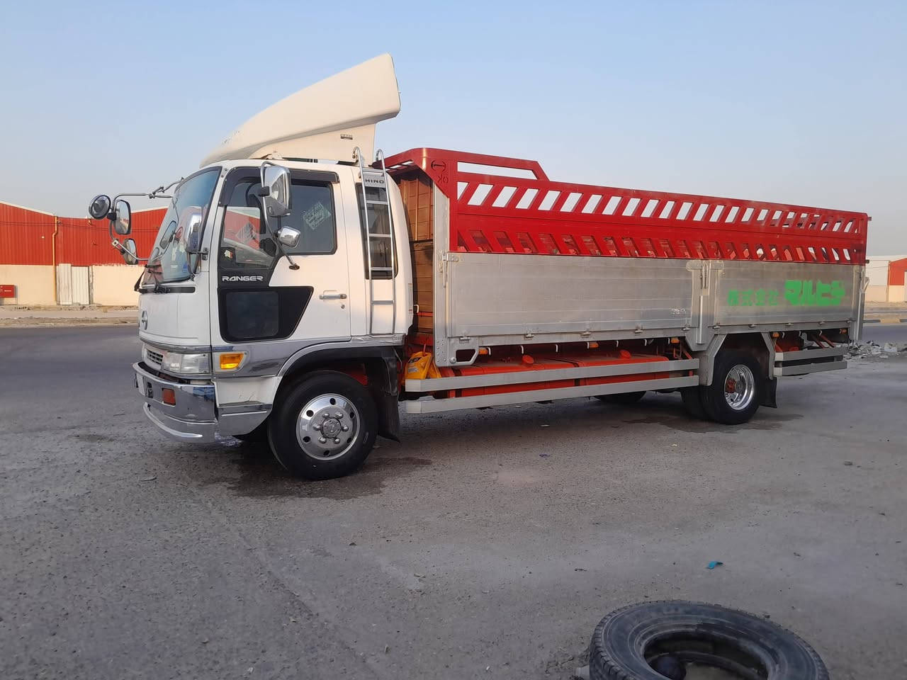 هينو للبيع مكينتها مفتوح سوبر
الموديل 1996 رقم البصره 
للإستفسار اتصل على رقم ***********
