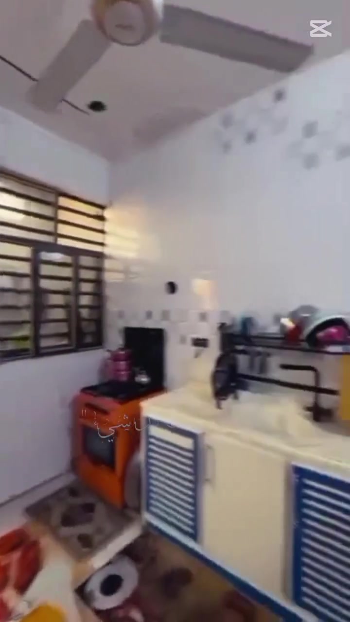 سلام عليكم دار للبيع مساحه100م واجها 7نزال 14
يحتوي ع تواليت عدد 2داخليه وخارجيه +مطبخ +ستقبال+غرفة نوم +صاله +حمام عنوان دوانم شارع ابو دراج استفسار ع هاتف ***********
