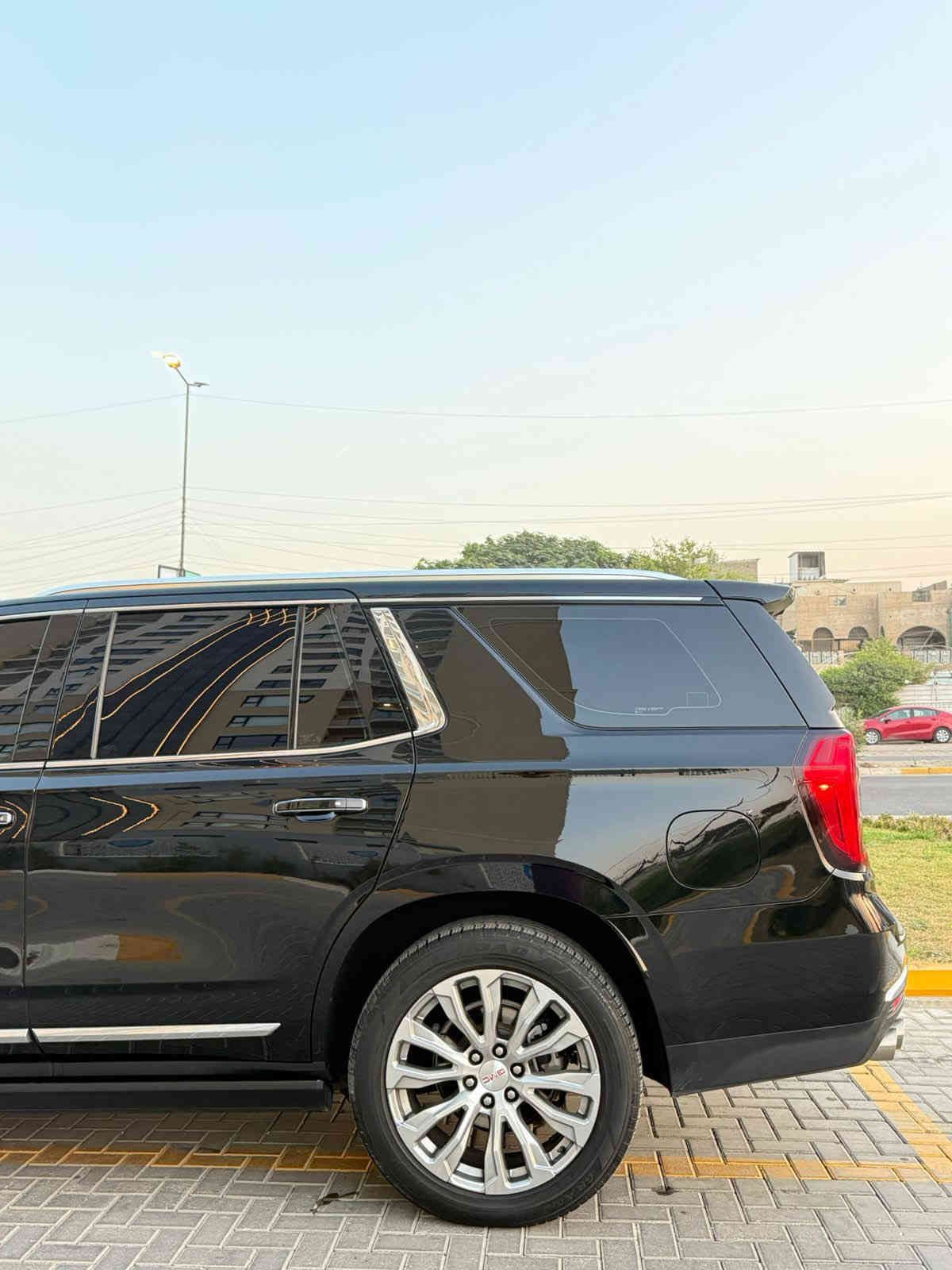 السلام عليكم للبيع GMC DENALI 2023خليجي
ماشيه 57 الف كيلو
رقم بغداد
سعره 60 وبيه مجال لشراي
لاستفسار ***********
مكان السيارة بغداد 
رقم بغداد
