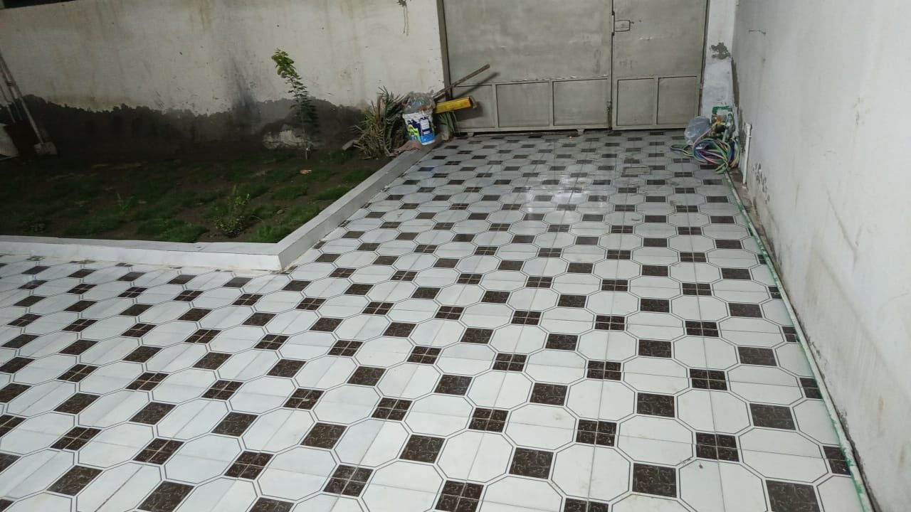 ((تحية طيبة ومعطرة بالصلاة على محمد وال محمد))
،،دار سكن طابو زراعي الخماس للبيع ،،

المساحة / ٢٠٠ متر الوجه ١٠متر والنزال ٢٠متر 

#طابق واحد  (بلوك )غرفتين نوم وصالة واستقبال ومطبخ وصحيات وكراج وحديقة ،،

الموقع/ الخماس شارع المجسر 

السعر /  ٤٢ مليون وبي مجال بسيط 

للاستفسار/ *********** /  ***********
