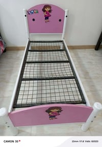 سرير اطفال • للبيع