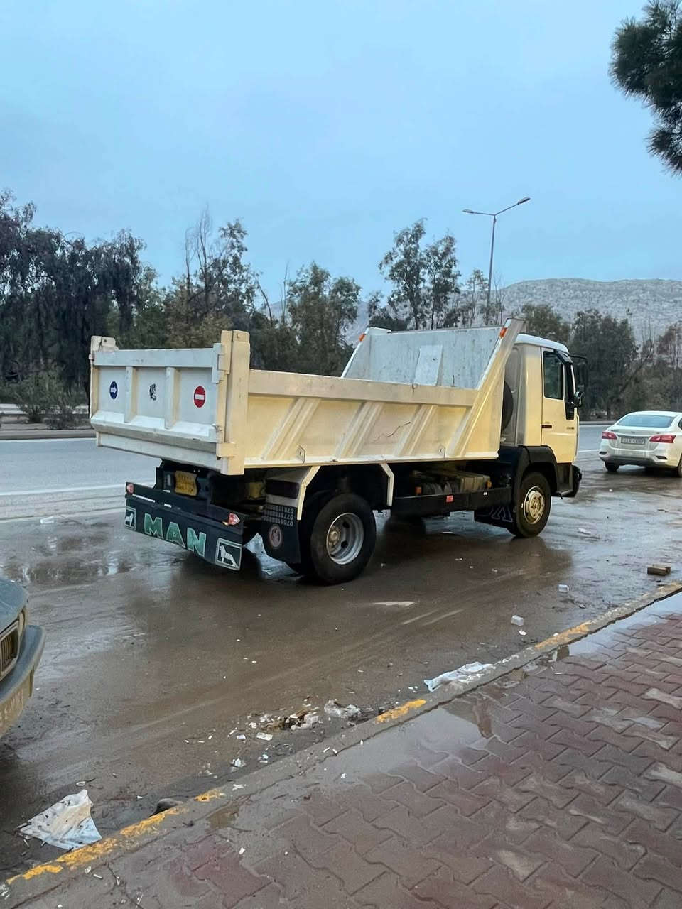 للبيع مان قلاب بدي مايلر كير مكينه شاصي شرط تخم تاير ستيرن و اكسل جديد سنويه جديد بسمي سياره جديده و ما بيه مصرف السعر 130 و بيه مجال 
رقم الهاتف ***********
رقم الهاتف ***********

