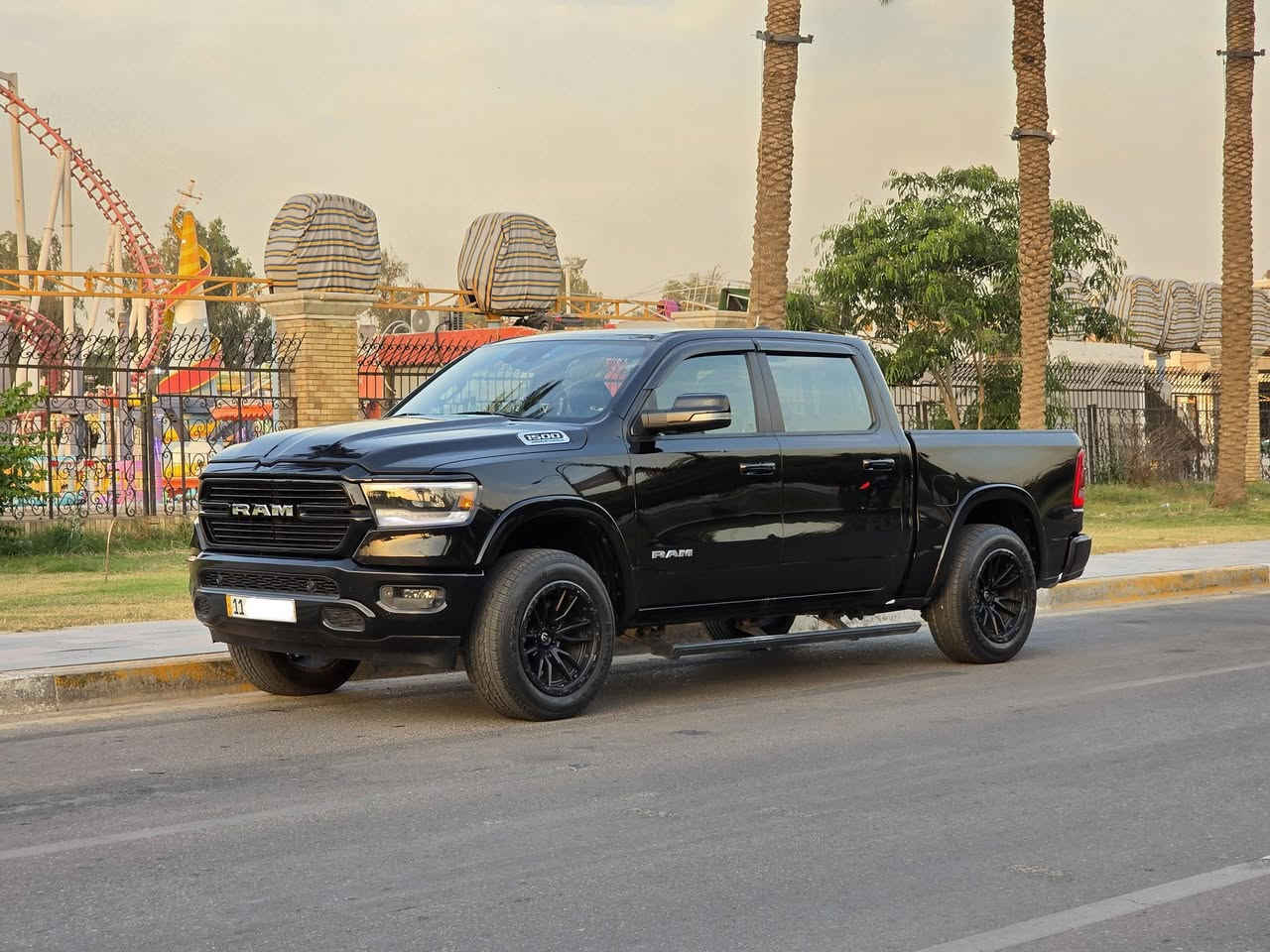 عيد سعيد عالجميع انشالله 
بيع او مراوس 
رام 2022 لارامي  باب طويل وبدي قصير ( المرغوب )
1500 Night Edition
رقم بغداد 
ماشيه 64 الف كيلومتر
حادث بسيط بدون ايرباك بجم كبس
التراك مرفع 2 انج شغل امريكا مع ويل اصلي ماركة ( fuel wheels ) الامريكي المخصص للطرق الوعرة ( حجم 20 ) 
محرك هيمي 8 سلندر / ايتورك  
بطارية المحرك نوع AGM (Absorbent Glass Mat) 
مواصفات >>
تشغيل عن بعد 
اطفاء محرك وتشغيل ذاتي عند التوقف
نظام ايتورك اقتصادي
فور ويل 
كشنات تبريد وتدفئه + كهرباء + ميموري
جامه خلفيه كهرباء 
ستيرن تدفئة 
كشنات كنتاره + جلد
سستم صوت ممتاز
حساسات امامي خلفي مع توقف ذاتي
نظام تحكم بالعربه السحب
رادار امامي تحذير ومانع اسطدام في السرعات العاليه
كامره خلفيه
مراية جانبي شفط مع انارة ترحيب
تحكم وضع دوسة البانزين والبريك كهرباء 
لايت + بكلايت ليد
دوسات كهرباء 
وباقي المواصفات المعروفه وكلشي موضح بالصور  
مكان السياره بغداد القادسيه او اليرموك 
للأستفسار 
*********** وتساب متوفر
