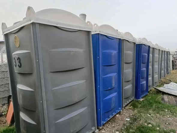 سلام عليكم حمام تواليت امريكي مشترك 
سعره 350 مكان بغداد جرف النداف 
***********
