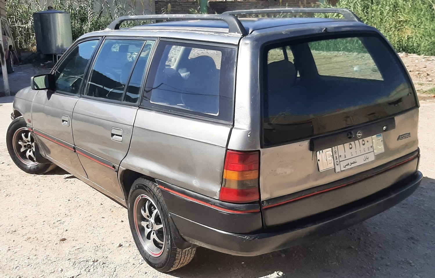 اوبل استرا مديل 1993 حجم 20 
سعر 35
***********
