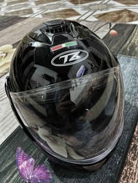 خوذة • ام البجم • مخدوشة