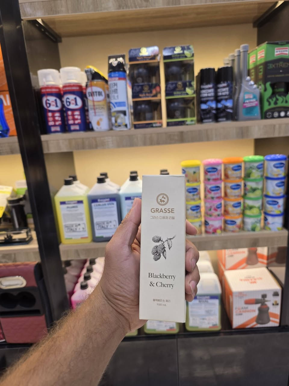 تابع الصفحه واتساب لحجز ***********
