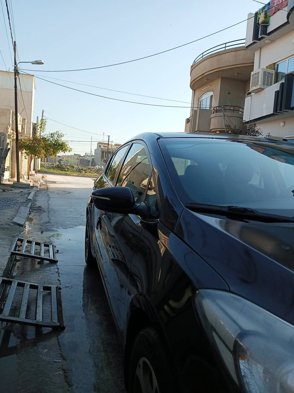 سيراتو ٢٠١٦
محرك ١٦
ضرر قطعتين بنيد وتحت قبق البانزين 
السعر ١١٠
***********
