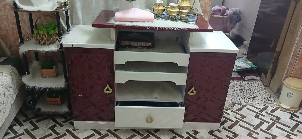 ميز تواليت 
جربايه نفرين
كومديات عدد ٢
ميز مرايه 
للبيع وسعر مائه الف وبيها مجال


**إذا كنت صاحب هذا الإعلان وتريد حذفه لأي سبب، رجاءا أرسل رسالة إلى الدعم الفني**