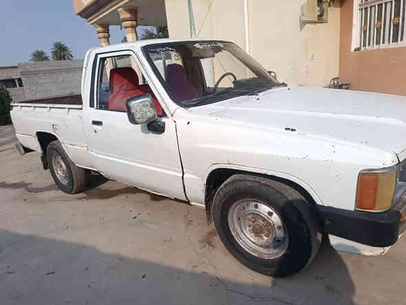 سلام عليكم 
تيوتا85 

سيارة حلوة ماناقصها شي 

كير محرك خير من الله 

تخم تاير ماناقصها شي 

مكان سيارة ديالى لمنصوريه دلعباس سراجق 

لسعر ٣٥ وبيها مجال لطيبين

***********
