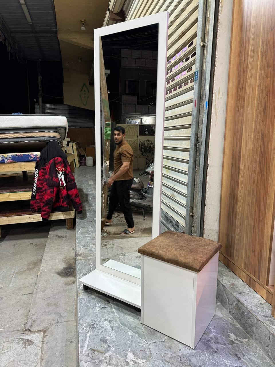 ✨ غرفة تركي  اصلي  ٨قطع✨
سرير عادي
برغي وجوي حديد
شازلون مخزن
 قماش وتر بروف أصلي
✨ نظافة 95 /💯
 السعر  / 850  بيه مجال
🚚 شد ونقل مجاني داخل بغداد
📦 توصيل للمحافظات بأسعار رمزية


**إذا كنت صاحب هذا الإعلان وتريد حذفه لأي سبب، رجاءا أرسل رسالة إلى الدعم الفني**