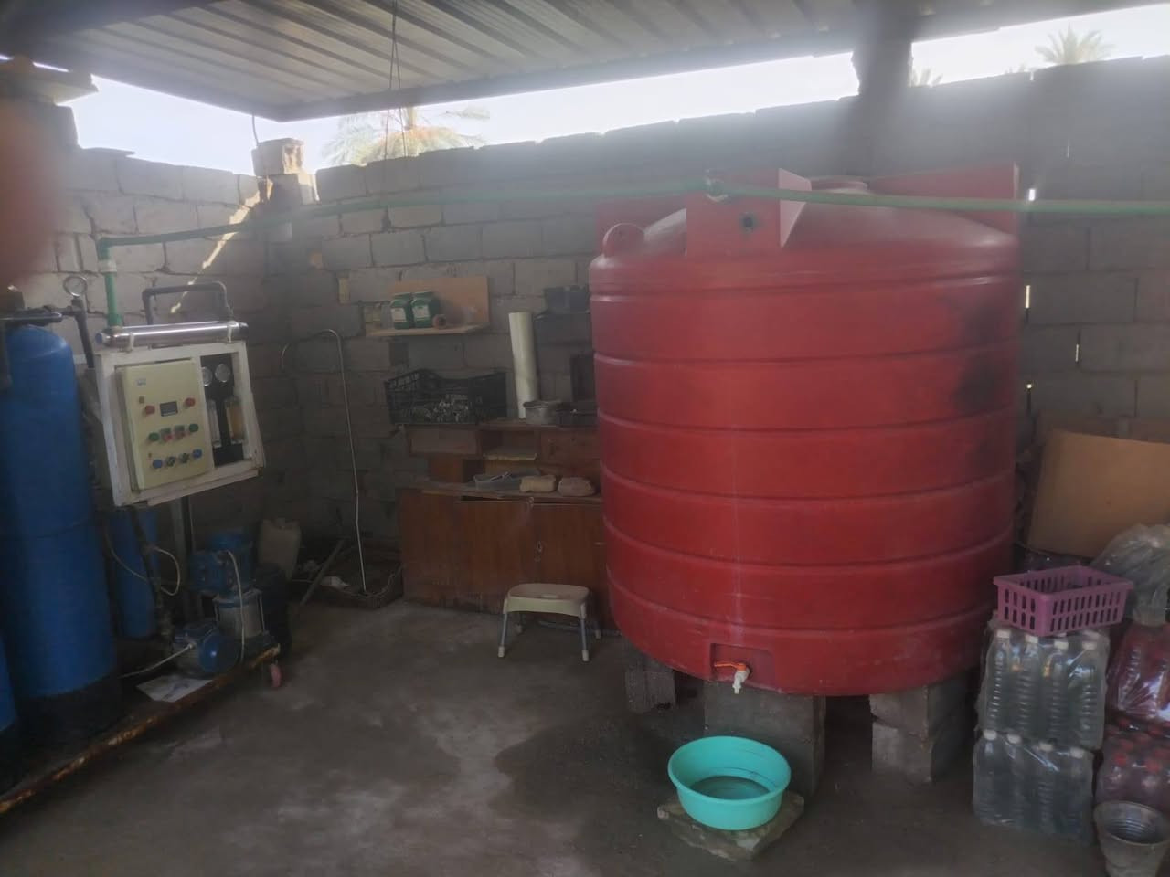 معمل ماء راديتر للبيع كامل المكان طويريج السعر 14 ورقه وبي مجال للاستفسار***********
