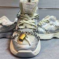 حذاء • زنجيل • بغداد