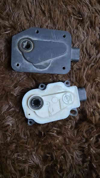 السلام عليكم
 أغراض c200
ماطور بردة مروحة عدد 2
فيت بم مع العبوة مالتة محور
نوزلات مع القصبة
عنوان الموصل
الرقم ***********
