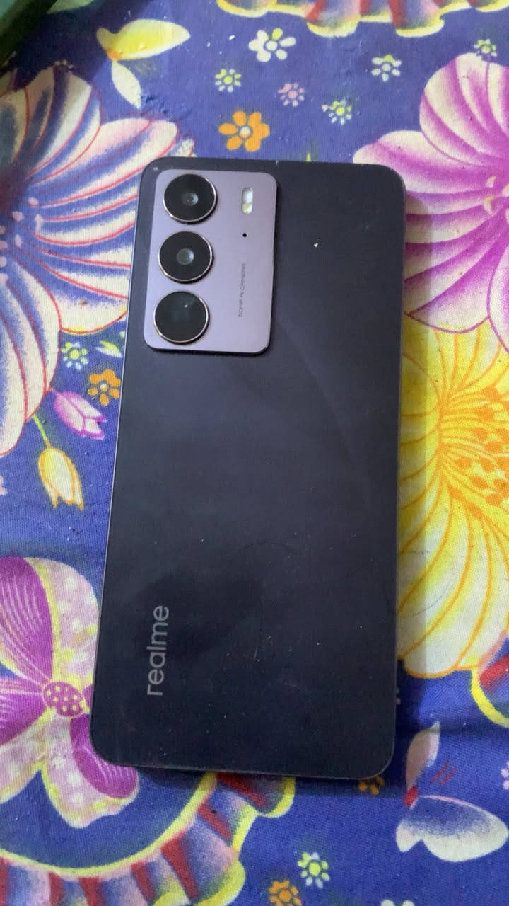 السلام عليكم ريلمي C75 نضافه فول ذاكره ٢٥٦
١٧٥ وبي مجال قليل مكاني بغداد شارع فلسطين ***********
