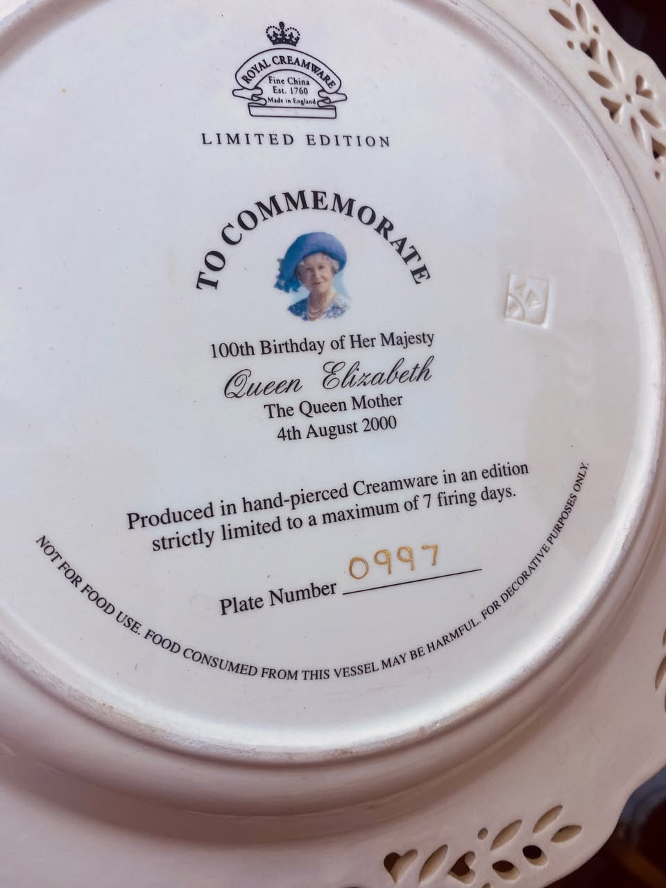 صحن مع كشتبـان انكليزي  مختوم ✨
القياس 27 سم 
السعر 10 الف

‎للطلب والاستفسار مراسلة الصفحة 💌💌
‎يوجد خدمة توصيل لكافة المحافظات🚕🚕
‎بغداد 5
المحافظات 8

.
.
.


**إذا كنت صاحب هذا الإعلان وتريد حذفه لأي سبب، رجاءا أرسل رسالة إلى الدعم الفني**