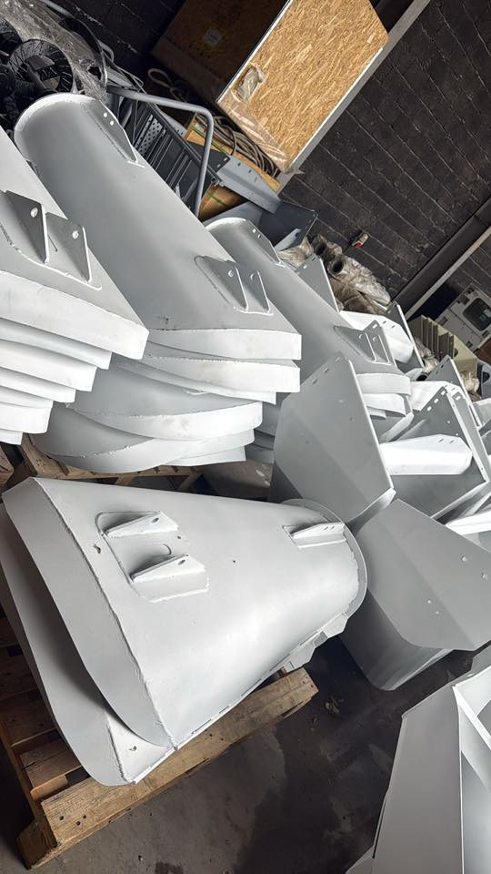 عرض مميز على مستلزمات الخلاطات الخرسانية

يسر شركة الرتاج للتجارة العامة أن تقدم لعملائها الكرام عرضاً جديداً وبأسعار تنافسية على جميع مستلزمات ومعدات الخلاطات الخرسانية.

نوفر لكم كل ما يخص الخلاطات الخرسانية:

شوت (أنابيب) الخلط:

· شوت بلاستيك (بوليمر عالي المقاومة)
· شوت حديد (فولاذ)
· شوته V صاج حديد
· شوته تعبئه صاج حديد
· شوته تفريغ صاج حديد
· شوته تفريغ بلاستيك
· شوته تفريغ مع الثنيه

أجزاء ومكونات الخلاط:

· تفريغ (دوارة التفريغ)
· هوبر (مدخل المواد)
· جميع أدوات وقطع غيار خلاطات الكونكريت
· كير بوكس الخلاط (الهيدروليكي)
· ماركة مكسر الخلاط 10 متر / 9 متر
· درج لبهير وشونگ بل ترتيب

معدات إضافية:

· خزان المآي (خزانات المياه) بأحجام مختلفة
· بليت (عجلات) بسُمك 6 مم
· متوفرة بقدرات وأحجام مختلفة

مميزات منتجاتنا:

✅ صناعة تركية 🇹🇷 عالية الجودة
✅ تصنيع من صاج وحديد من الدرجة الأولى
✅ أسعار تنافسية لا تقبل المنافس
✅ متانة وقوة تحمل لعمل شاق وطويل الأمد
✅ توصيل سريع لكافة المناطق

---

🚨 استفدوا من عرضنا المميز وخدمة التوصيل السريع! 🚚🚚🚚🚚🚚🚚

للاستفسار والطلب والحصول على أفضل الأسعار، اتصلوا بنا الآن:

الهاتف / واتساب:
📞 ***********
📞 ***********

شركة الرتاج للتجارة العامة
نضمن لكم الجودة والأداء الأمثل
