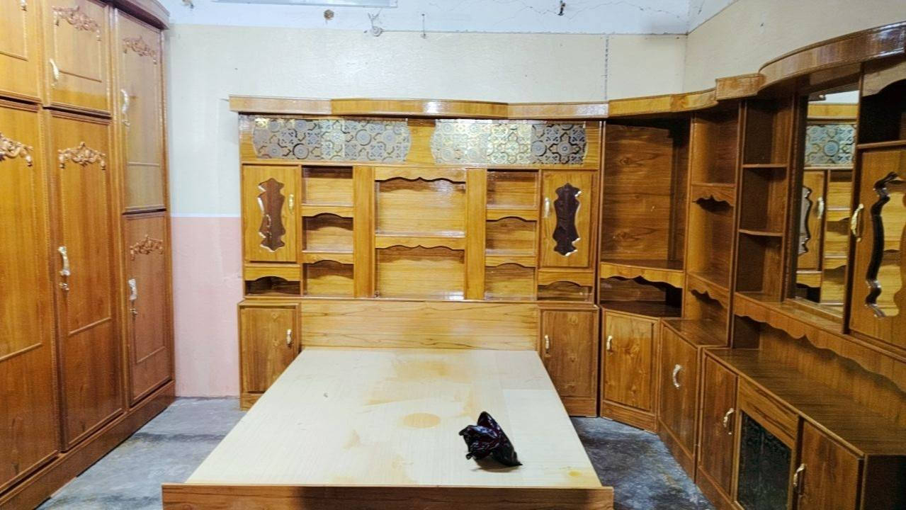 السلام عليكم يوجد غرفه مسرح ست قطع للبيع خشب صاج عراقي جديده السعر 950وبي مجال للاستفسار على هاذ الرقم *********** يوجدوتساب
