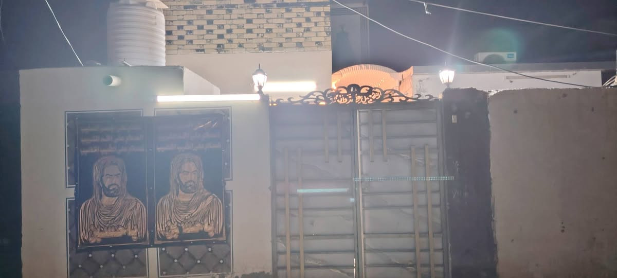 اسلام عليكم مره خصة الادمن بيت بلديه معامله كامله من سند 23الى سند 25 منشور مع صور وفديو البيت بيت يحتوي على استقبال درجه اولى كما موظح بالصور +مطبخ +صاله +غرفه +منور وحمام داخلي +حمام خارجي الطابق الثاني غرفه +صاله كبيره 9متر +سطح تكوين البناء الطابق الأول عكاده والطابق الثاني سقف سندويج مع دواخل درجه اولى كما موظح بالصور والفيديو السعر 45مع مجال بسيط للتواصل على الأرقام التاليه ***********  /*********** بيع سريع
