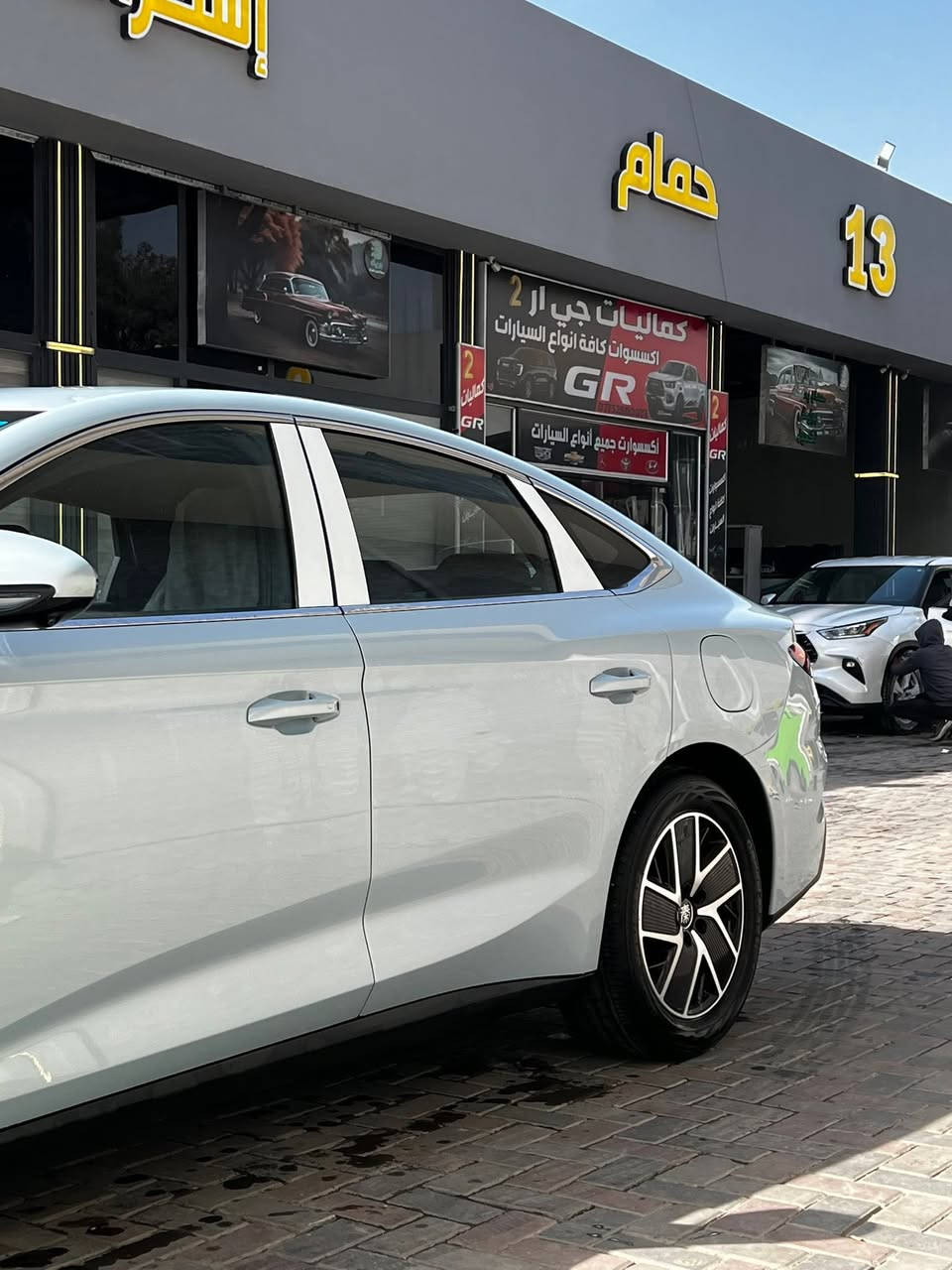 السلام عليكم
للبيع  BYD gin L 2025 
ماشيه 17 الف كيلو متر 
رقم بغداد 
المواصفات معروفه عدا 13 كامره 
بانوراما 
سيارة جديده 
فقط بيه بارد جدا بسيط بالجاملغ الخلفي 
السعر 23800 وبيه مجال بسيط 
مكان السيارة بغداد /الوزيريه 
***********
