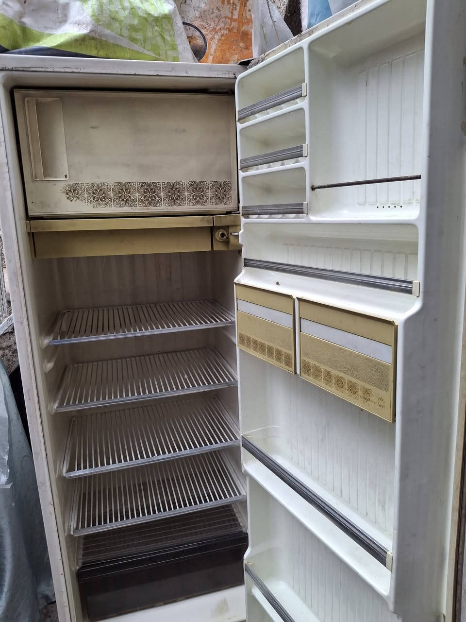 السلام عليكم
ثلاجة تركية ايرتشلك
مستعملة نص عمر شغالة ١٤ قدم
للبيع 
السعر ٦٠ الف
المكان بغداد _ الوزيرية_قرب ساحة عنتر


**إذا كنت صاحب هذا الإعلان وتريد حذفه لأي سبب، رجاءا أرسل رسالة إلى الدعم الفني**