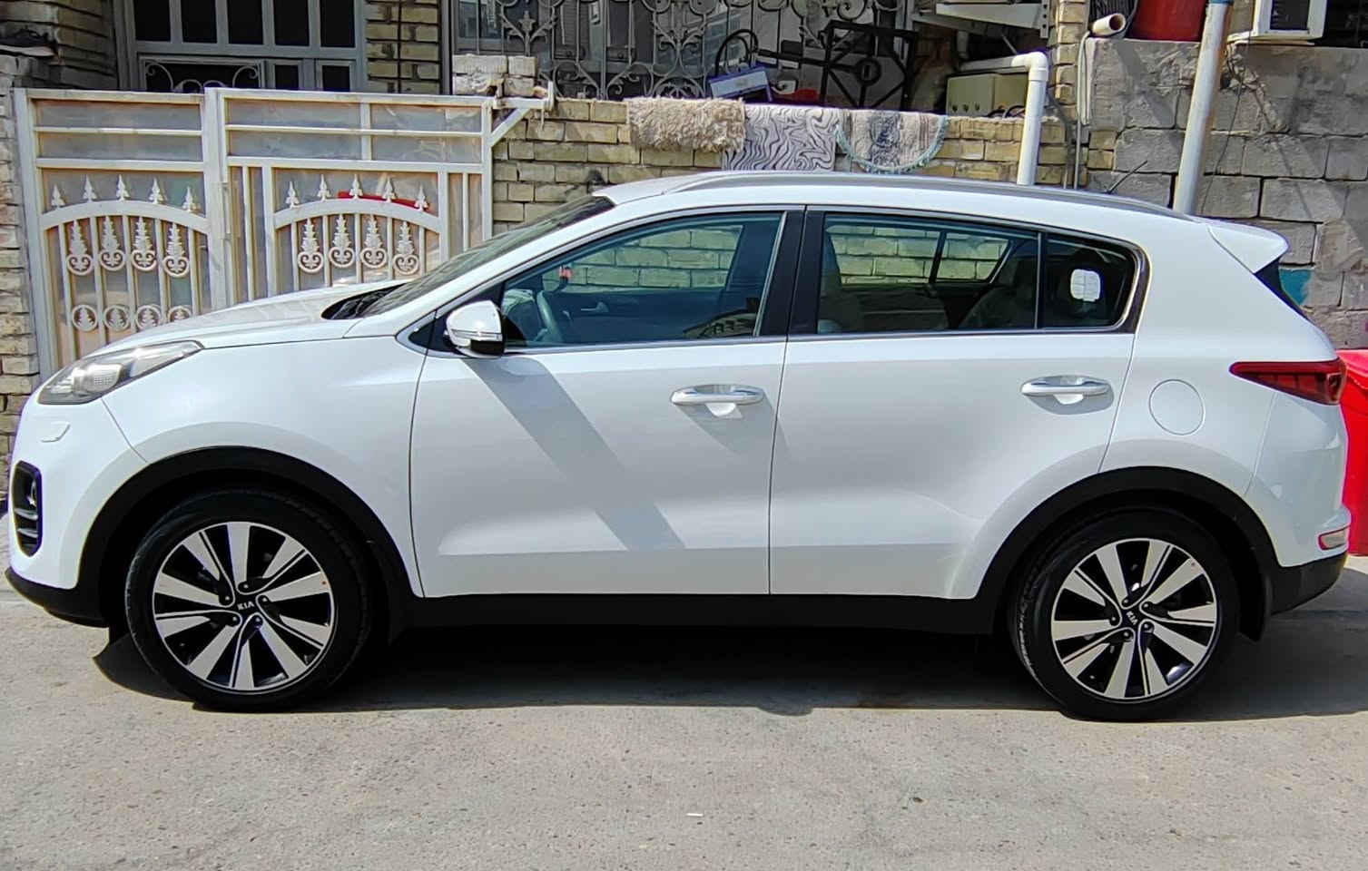 كيا سبورتج خليجي موديل ٢٠١٨ ابيض صدفي ماشيه ١٠٩ حقيقي كفاله من الصبغ عده بارد ب ٣ اماكن كلش بسيطات ومسويهن يم المندلاوي مستحيل تلاحضهن للعلم السياره بيه خصره بالشاصي الايمن ايضا ممبينه لاكن العليه اكلك بكل تفاصيله السياره اجتي محرك ٢٠٠٠ دوش تحكمات شاشه اندرويد استيراد خاص جايبه ب ٢٠٠ دولار شاشه تسجيل بلاديه للحوادث زراك لايت يدات كروم سستم لايت زنون بالاضافه للمواصفات المعروفه بالسبورتج السعر جدا مناسب ١٦٩ ورقه وبيه مجال بسيط رقم بغداد باسمي تحويل ثاني يوم رقم الهاتف *********** وبي واتس اب
