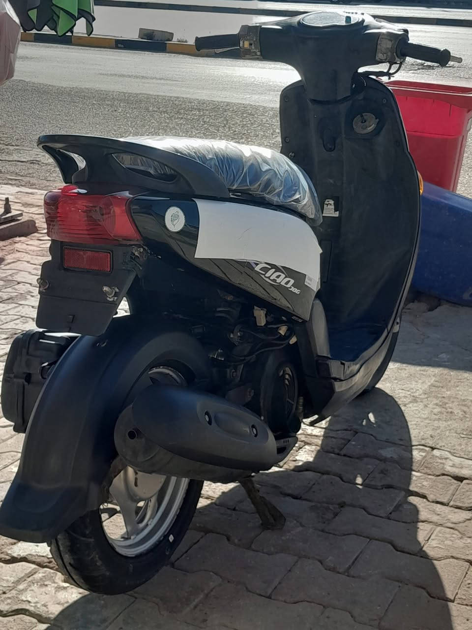 السلام عليكم 🙂‍↕️دراجه فله للبيع
الدراجه مكفوله من الطول للطول 
نضيفه مامفتوحه المكينه مكفوله فقط سلف مبدل والاصلي
الكهربائيات كلها شغال 
الدراجه ناقصها فقط اشاير وره
بانزين كله محسن 
دهن كله امزويل
مسويلها ادامه كامله
موديل 2009
دراجه وراق
مكاني لعمارة حي القاهره الثانيه 
ماعوزها شي 
السعر 950وبيها مجال للطيبين
رقمي*********** 
مامتواجد بالخاص
