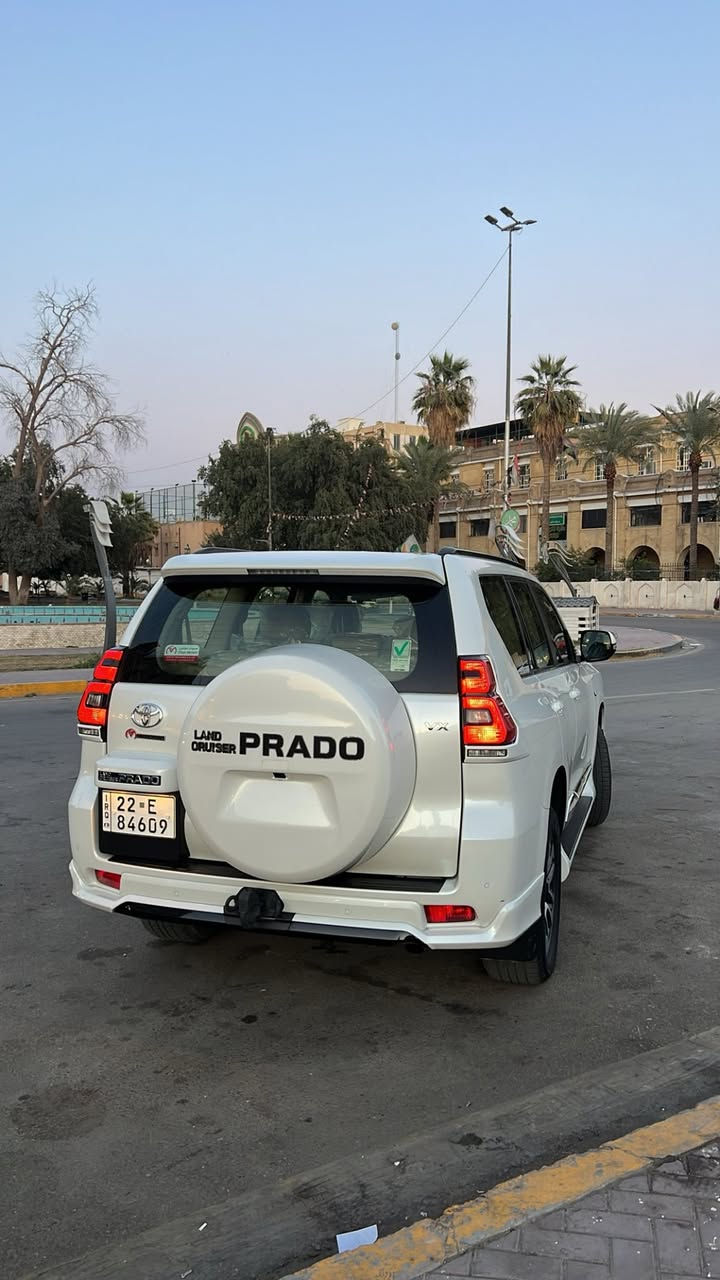 سلام عليكم 
برادو شركه جيهان VX باب ثاني 
موديل 2023
ماشيه 66 الف كيلو متر 
كشنات جلد
تفدئه تبريد الكشنات 
ثلاجه 
سلايد 
بصمه 
السياره فول بس كامره وحده 
السونر بالصور موجود
السعر 495 وبيها مجال للطيبين 
مكان السياره بغداد المنصور 
***********
