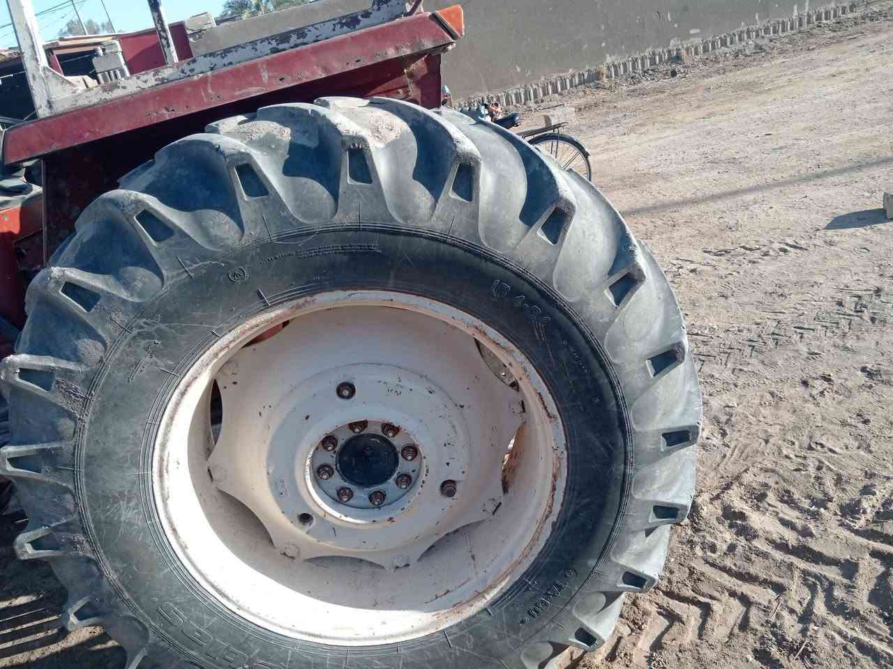 تايرات لبيع حجم ١٨  ٣٤  ***********
