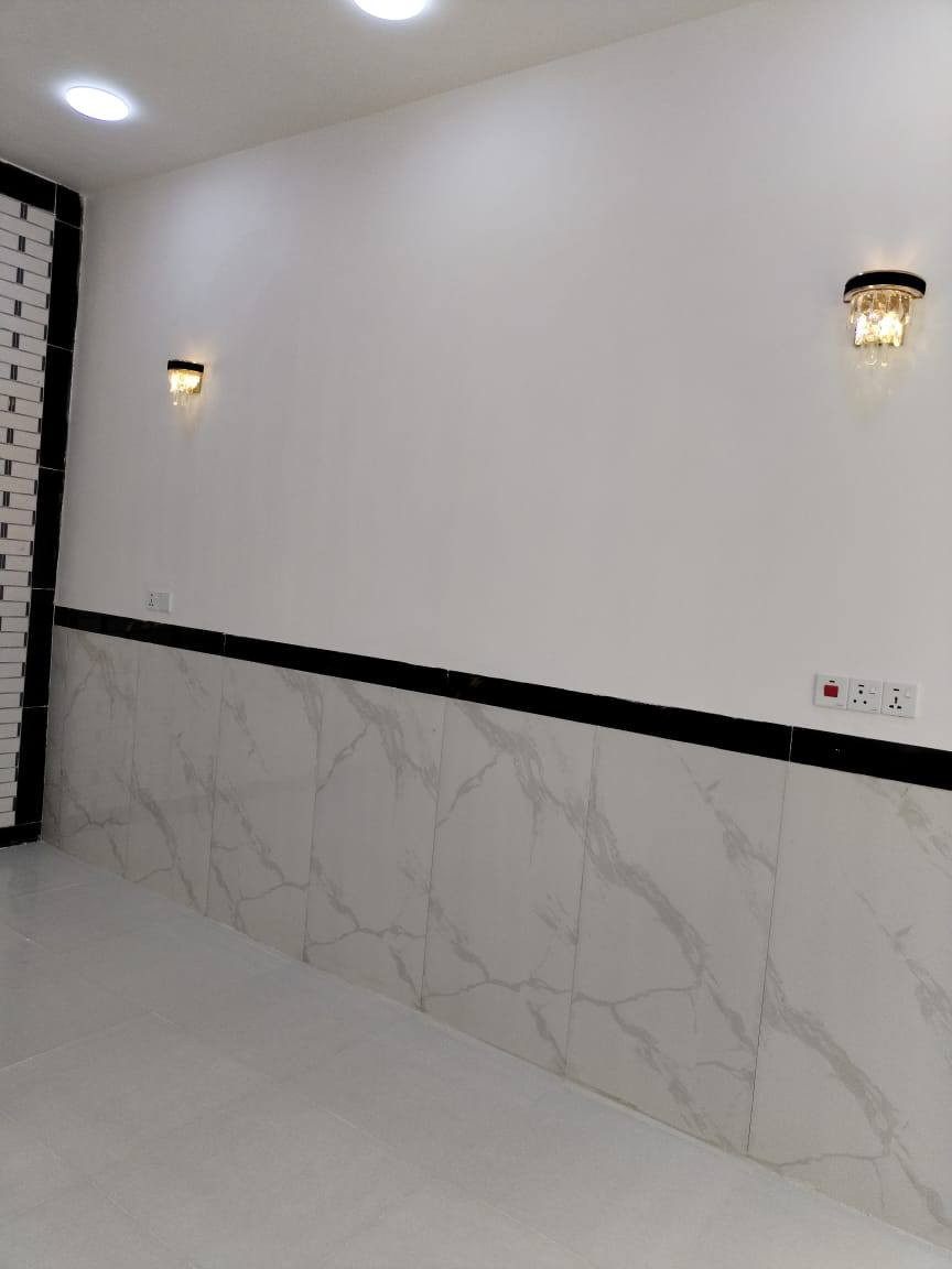 دا🏡ر(مشتملان) للــــــــــبےـعےـ  🖊،( قيد الانشاء ) 
المساحه 100 متر( 5×20)
«العنوان» الشيشان مقابل الصحفيين قرب سايدين الموضفين 
~"يتكون"~ الدار من 🌹طرمه🔑 استقبال 🔑ممر 🔑مطبخ🔑 صاله 🔑غرفه نوم 🔑🧲
للاستفسار الاتصال على ☎️ ***********☎️
