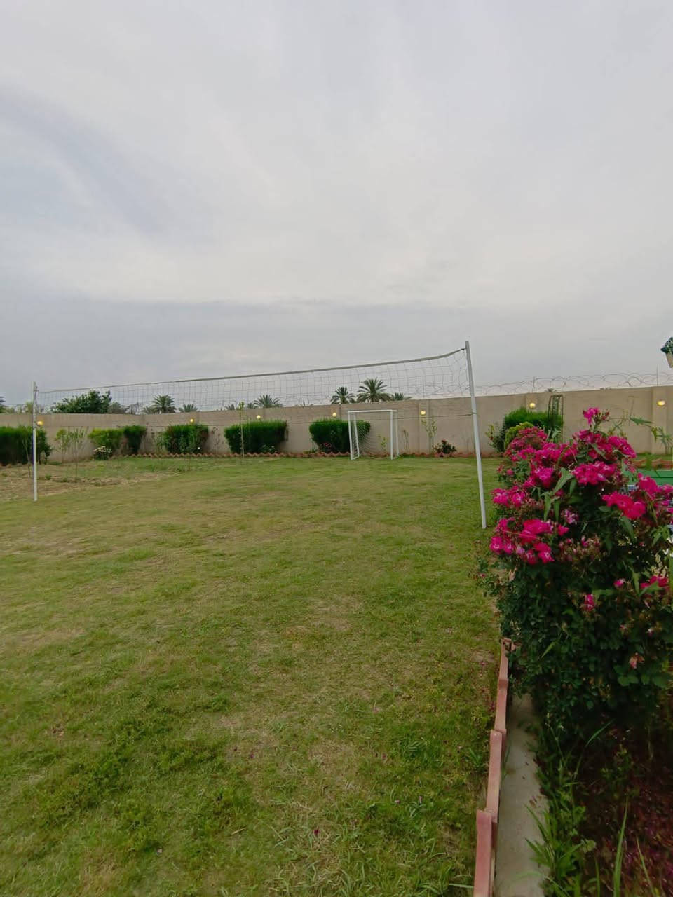 نعلن  عن فتح الحجوزات 🌳🏝 في منتجع فايبز 
المنتجع موثوق بطبيق اجرلي و تطبيق الحجز السريع🤍🏝    
للإيجار اليومي او الشفتات #مبيت
*🏕تفاصيل 
🟢 غرفتين نوم سويت 
🟢 صالة كبيرة 
🟢المنتجع مؤثث بالسبالت 
🟢مطبخين حار و بارد
🟢 باربيكيو كامل للشواء
🟢جلسة عربية مطله على المسبح
🟢ملعب كرة قدم و ملعب كرة طائرة
🟢لعبة بلياردو
🟢 نت 4g
🟢 سماعة دي جي
🟢حديقه كبيرة 
🟢لعبة المنضده و الفيشة والعاب اطفال‎
🟢مسبح كبير و مسبح صغير 
🟢 كهرباء على مدار الساعه 24
____________________________
[العنوان مزارع قضاء بلد ]
 🔴للحجز والاستفسار يرجى الاتصال ع 
الرقم التالي او عبر الواتساب☎️ 
‏‭‭0788 186 4180‬
‭0777 158 3041
