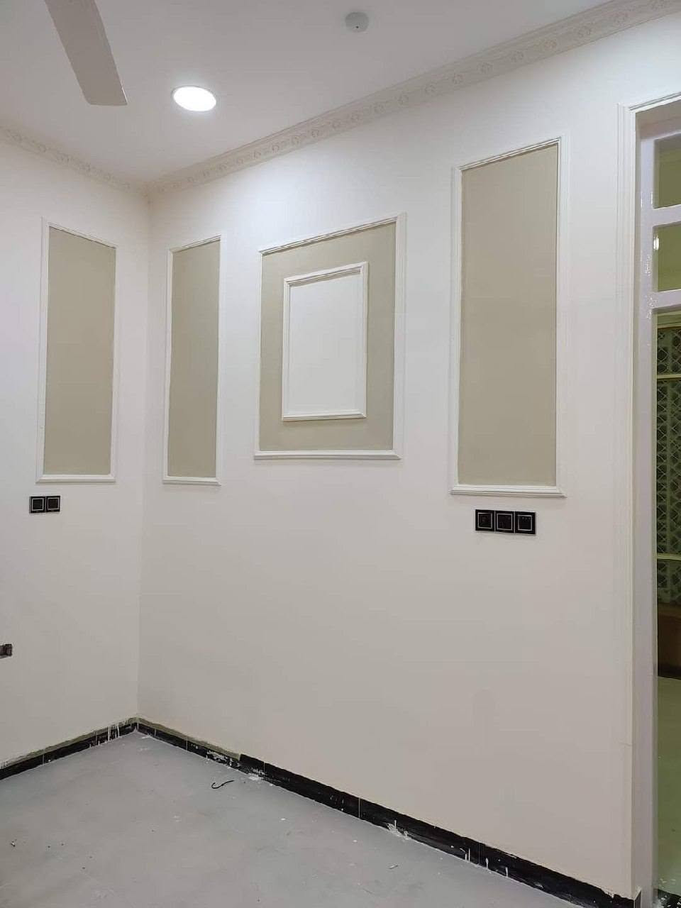 السلام عليكم ورحمة الله
🌺🌺🌺🌺🌺🌺
معاكم *ابو شهم للديكور والصبغ* من البصرة قضاء عز الدين 

نحول بيتك من بيت عادي.. لتحفه فنيه 👀  📸

نشتغل/: فريمات جبس +فريمات  فوم + جمس بورد  + بديل الخشب +بديل رخام +ورق جدران +نيو كلاسيك وكلاسيك + جميع انواع الديكورات 👌🤍

سحب معجون نضيف، زوايا مقفلة 100%، وتسليم عالموعد

*كادر مرتب + شغل نضيف درجه اوله + سعر يناسب الكل*  
للاستفسار والحجز: ************* واتساب + اتصال

#ابو_شهم_الديكور #صباغ_البصرة #شغل_نضيف
