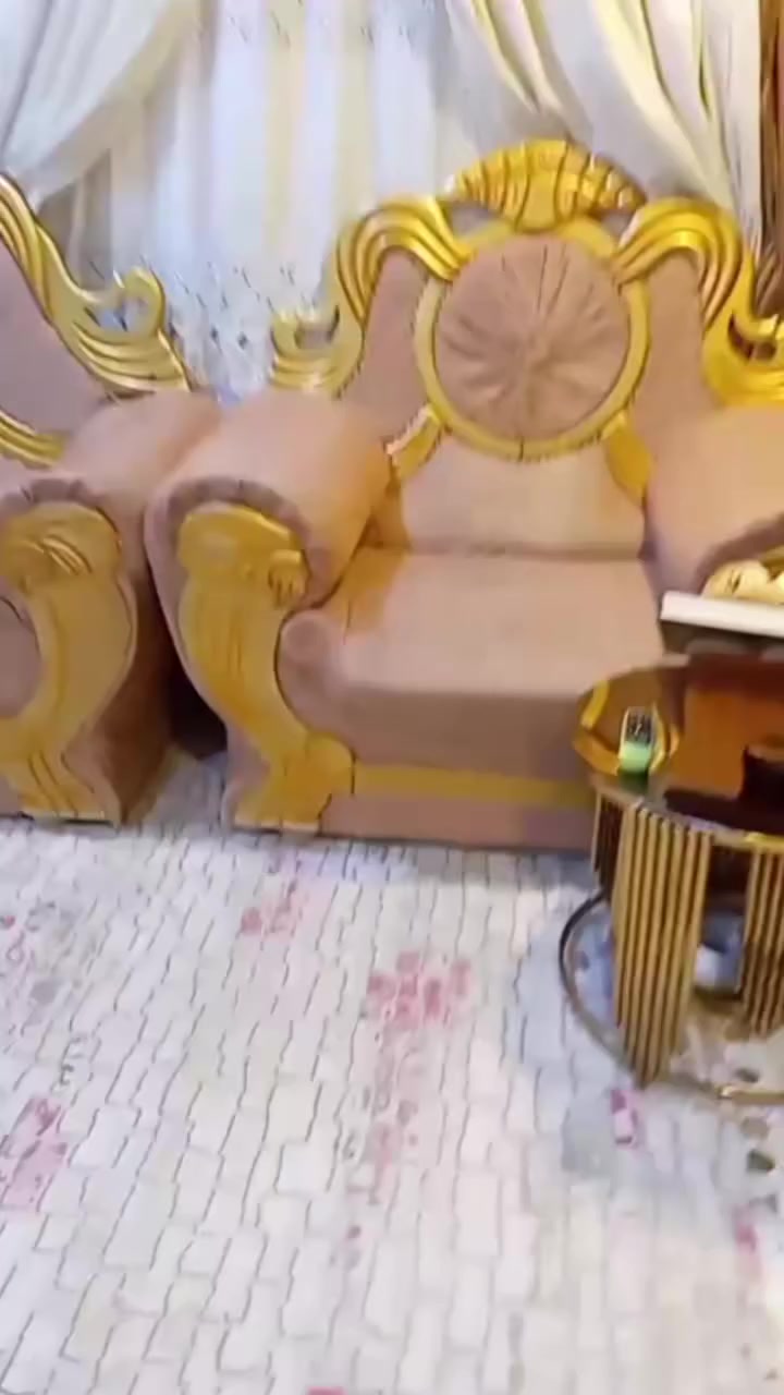 سلام عليكم تخم البيع سعر 200وبي مجال اتصل على رقم ***********
