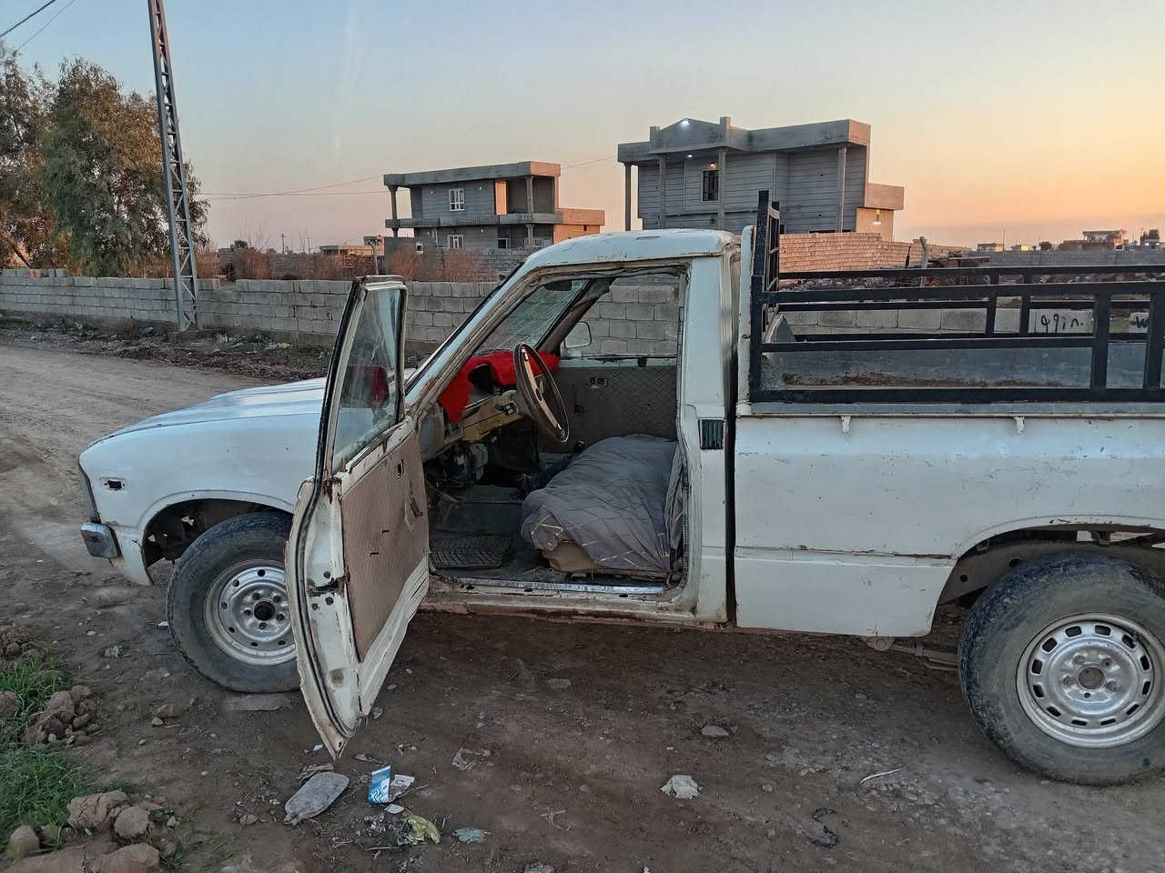 السلام عليكم
بيكم موديل 1980 للبيع
رقم كركوك
السعر 17
او بيها مجال حك الجيه
گير او محرك بالشرط 
المكان كركوك قضاء الحويجه
الاستفسار ع رقم ***********
