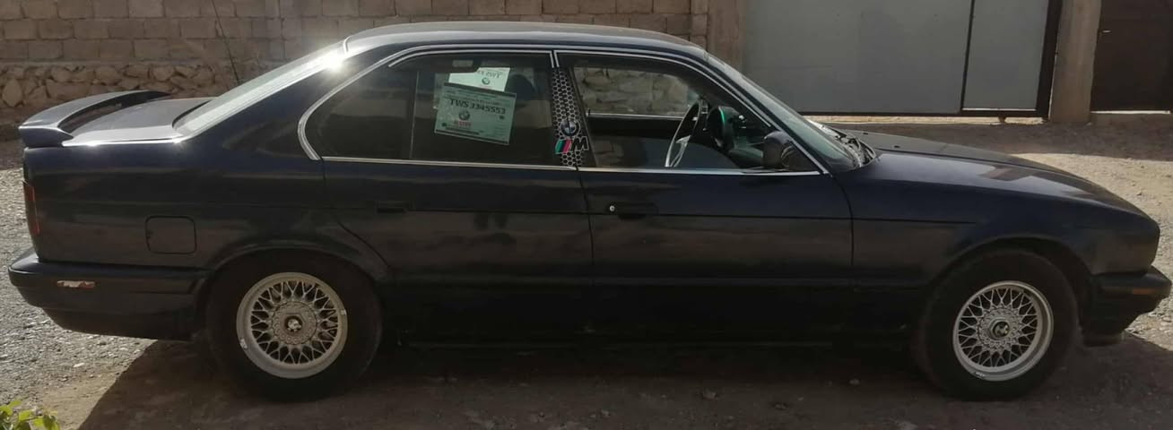 بسم الله والصلاة والسلام على رسول الله (اللهم صل وسلم على نبينا محمد)
الـــســـعــــر 55$ وبيها مجال شي قليل ما يعجبك لا تكسر

-مكان السيارة موصل 
-BMW 535i
-موديل 91 
-رقم دولي نينوى 
-هزة جديدة سنوية إلى نهاية 2028
-محرك فل 
-گير أوتماتيك فقط فقط بي صفنة شغلته كهربائيات  
-لون السيارة أزرق نيلي
-جوم 4 كهربائيات 
-داخلها جلد شركة ما بي شي فقط مغلف
-شلعة فووول فووول ما شاء الله 
-ترهم مراوس حسب القناعة 
-للأتصال والأستفسار
*********** واتساب
 ***********
