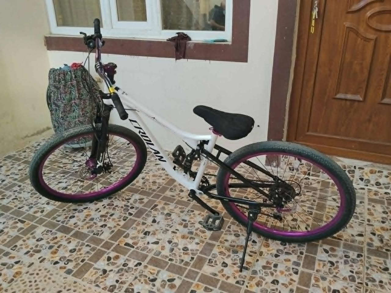 سڵاوتان لێ بێت ئەم پاسکیلە بۆ فرۆشتن mtb full suspension تایە 26 دوو دەبڵ مارکەی crolan زۆر پاکو خاوێنە تەنها دوو مانگ بەکار هاتوە. برێکی دیسک السليمانية, العراق


**إذا كنت صاحب هذا الإعلان وتريد حذفه لأي سبب، رجاءا أرسل رسالة إلى الدعم الفني**