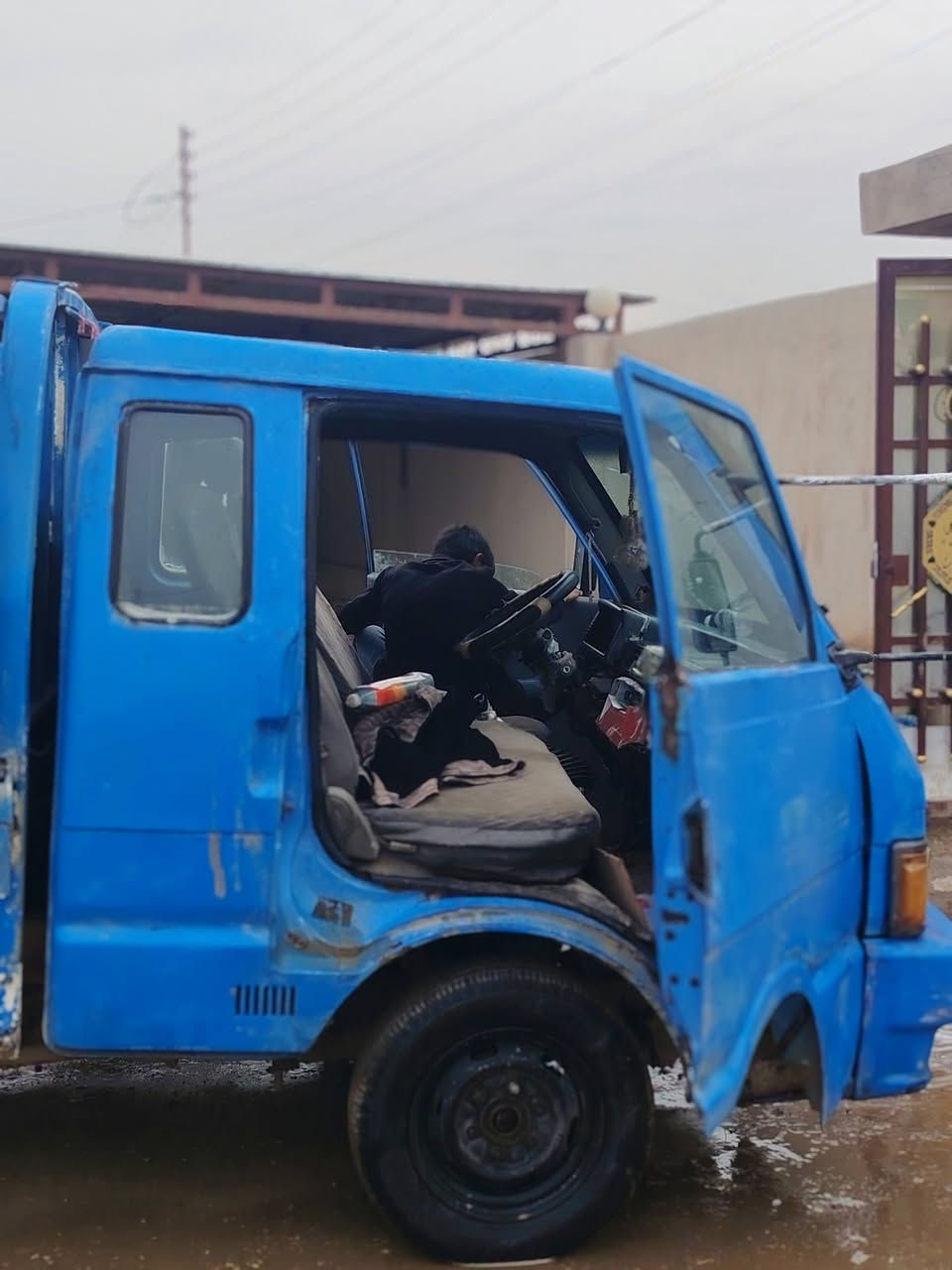 السلام عليكم كيا بنكو للبيع رقم صلاح الدين اصفر شرط الوكاله والتفريق محرك واكسل وكير شرط والباقي شوف العين سياره موجوده بل موصل أيسر الشراي. يتصل *********** او يراسلني وتساب ملاحضه المحجل مو بلبيع سعرها 30 بيها مجال قليل
