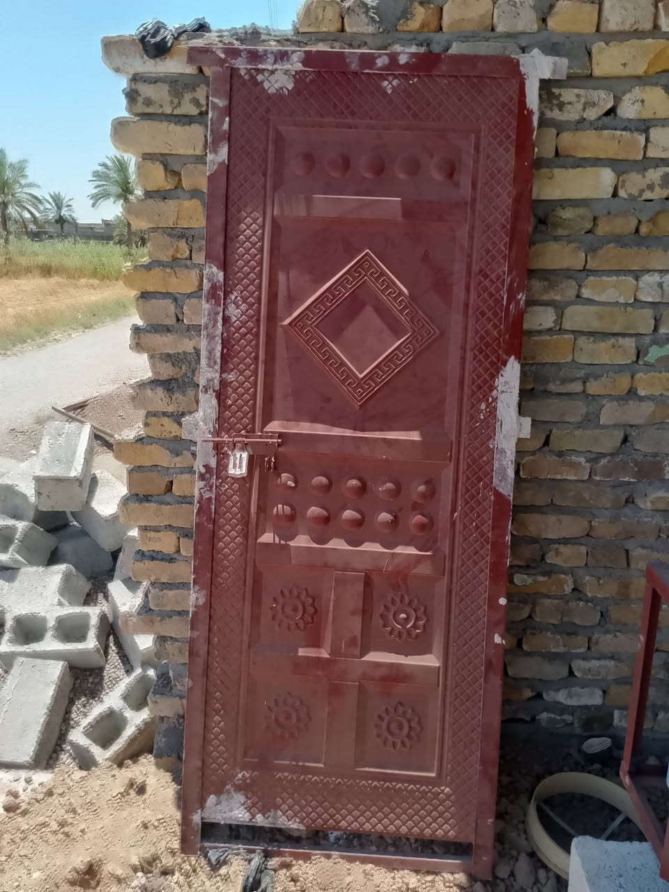 السلام عليكم متاح باب سلايت وبيبان حديد التفاصيل ***********المكان زملة حمدي قرب جامع الاوزاعي
