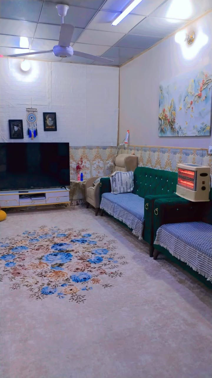 دار مساحته 135 متر يحتوعي على
غرفتين
3*4
و4*5
هول 4*5
مطبخ 4*5
مع صحيات داخليه ومخزن خلفي 
عقد بلدية 320 مشمول تطويب
السعر المطلوب 55 وقابل للتفاوض 

للتواصل ***********
