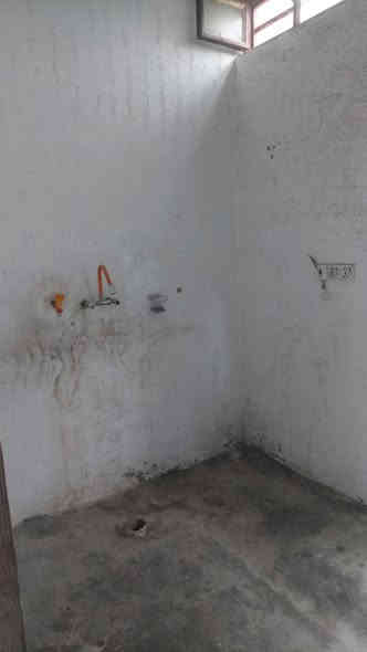 بيت للايجار زراعي  في السهلة شارع الزوار 82م غرفة وصالة ومطبخ وصحيات ومكشوفة 200 الف مطلوب عائلةصغيرة  للاستفسار ***********
