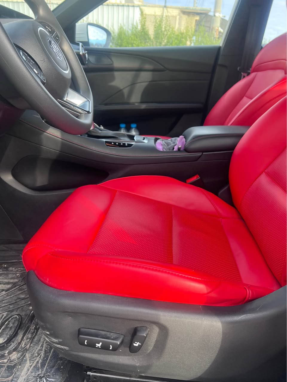 هيچ هيچى نية 
رةقةم كاتى ١ مانگى ماوة بؤ رةقةم
فول فول مواسفات 
گوشن جلدي ناو سؤر 
گوشن كارةباي
سلايد 
شاشة ئةكتيڤ ٤ زمان 
٥ كاميرا 
حساس 
بريك ئؤتؤ 
ئؤتؤ هؤلد 
ئاوينة شةفت 
ويل كروم 
يةدة بةسمة 
115$ سعر 
شوين هةولير 
رقم وتساب *********** Singapore
