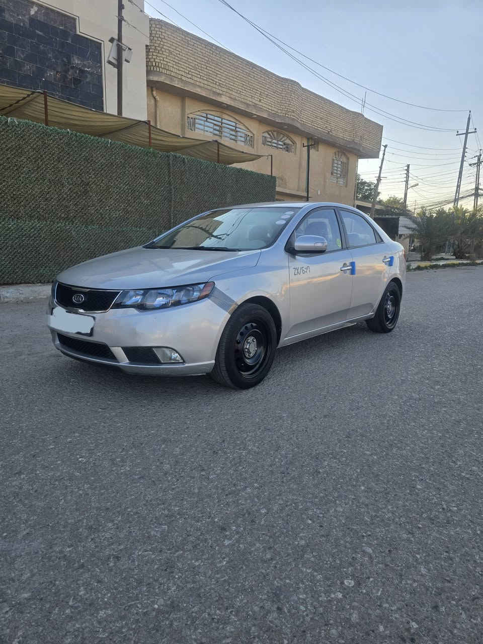 وينه ليدور جديد وجاهز وكارتون
كيا فورتي 2010 ادوات كصه جنطه 
#ارقام وسنويه انكليزي اربيل شرط الحاسبه 
فول مواصفات للخير ماعده الفتحه
محرك 1600 دوش دكشن عالي 
#بصمه تشغيل +بصمه بيبان 
كشنات تبريد + تدفئه حساسات خلفيه 
اشاير مري تحكم ستيرن جهتين 
تبريد ثلج + تدفئه نضام ايكو اقتصادي 
السعر 48 وبيه مجال قليل 
مكانه كربلاء  ***********
