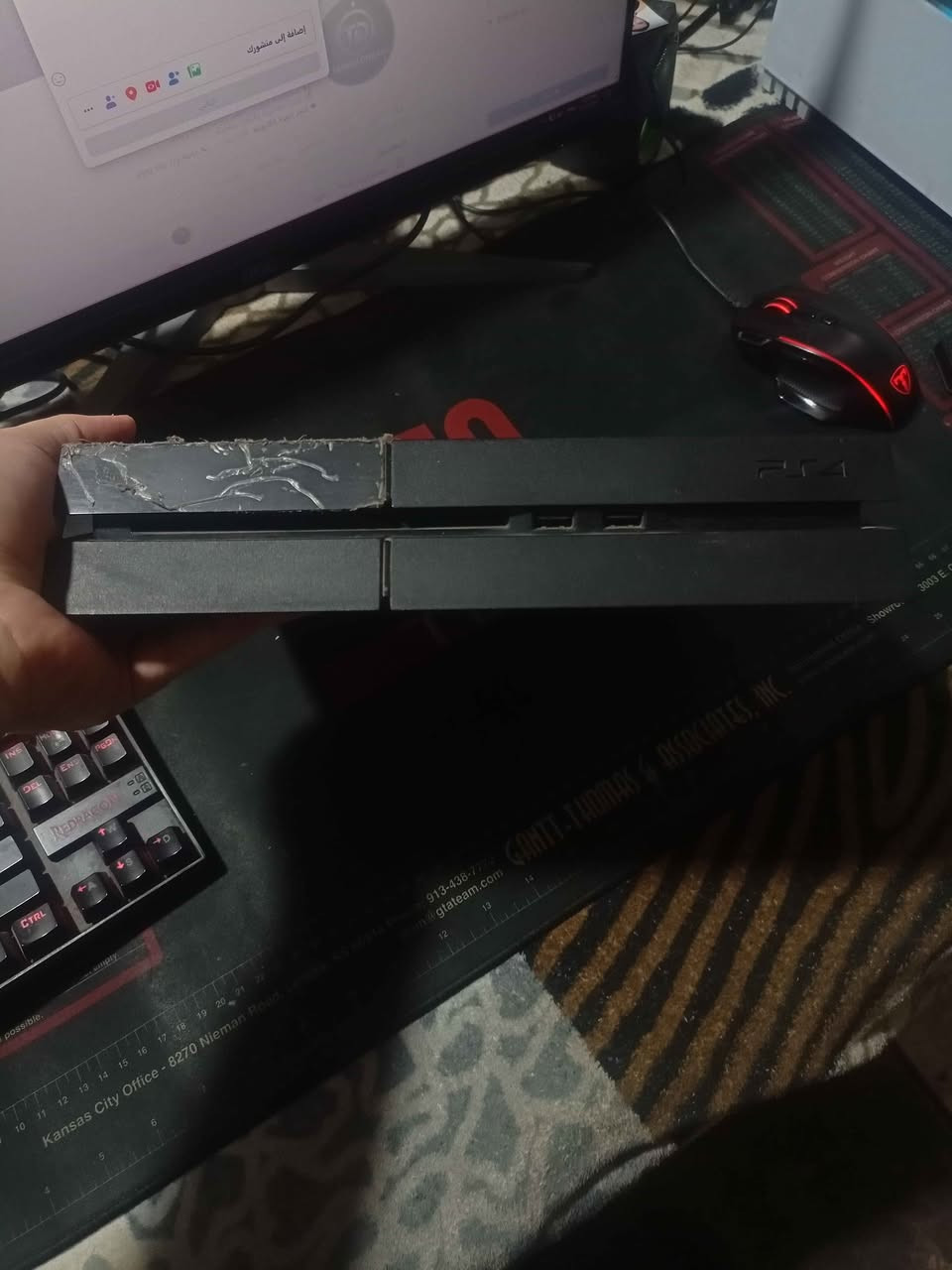 السلام عليكم 

ps4 fat مهكر 500G ياتي معه جوستك 1 و HDMI 

السعر 270 الف
للستفسار الرقم ***********
