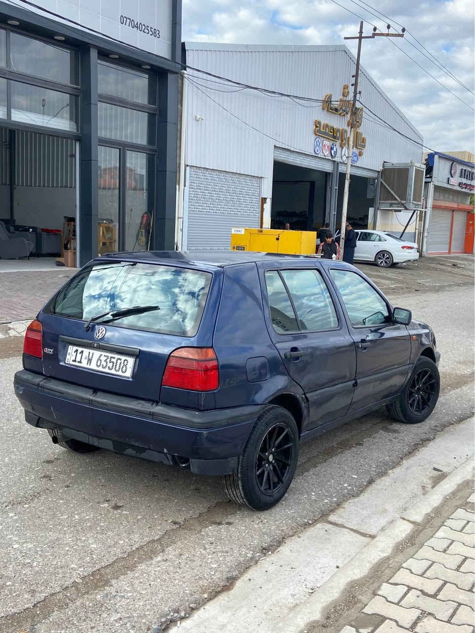 كولف موديل 1992 رقم بغداد مشروع وطني بسمي❤️
كير عادي كير ومكينه جدد تبريد تدفئة جام كهربائي باور ستيرن تخم وياله وتايرات جدد سستم سماعات ودمام كامل حداديه نضيفه مال جناي سعره 35❤️
مال جناي سياره جاهزه مكاني كركوك❤️
*********** كركوك, العراق
