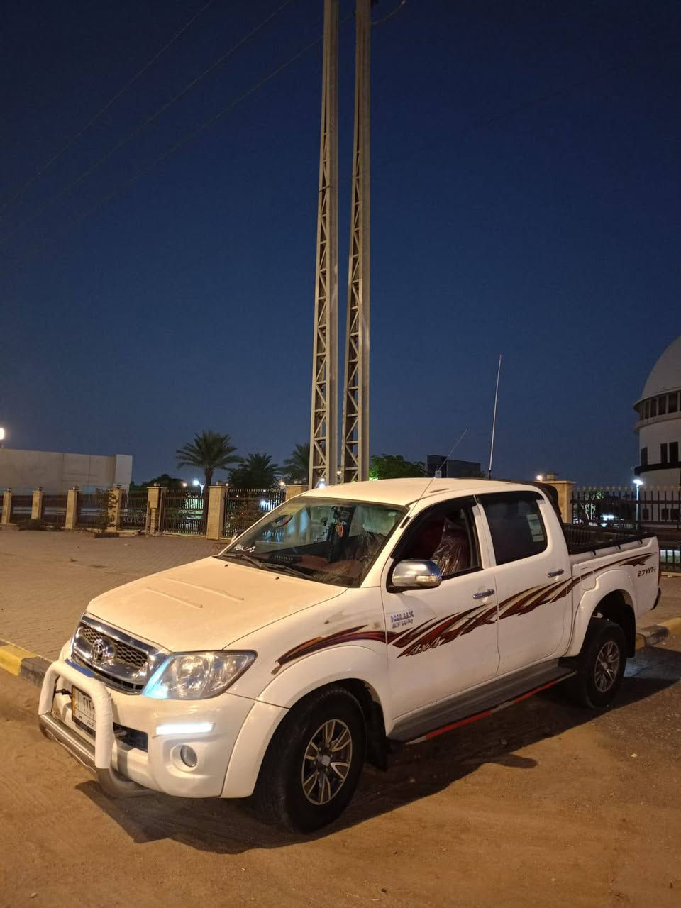 السلام عليكم فور ويل هايلوكس كفاله محرك بانزين 2700 محرك كير حداديه كهربائيات كله جديدة سيارة مال جنيان كله مشروط سنويه 29 السعر المطلوب 158 وبيه مجال مكاني نجف بيع أو مراوس بسيارة عاليه سورنتو توسان سنتافي الاتصال ***********
