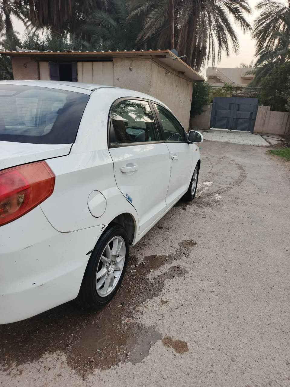 السلام عليكم شيري افلاوين لبيع سياره جاهزه مكينه وكير صدر تبريد كهربائيات رقم انكليزي بسمي رقم بغداد سنويه ٢٧ هزه جديده السعر ٣٥وبيه مجال وهاذ رقمي ‏‪***********‬‏
