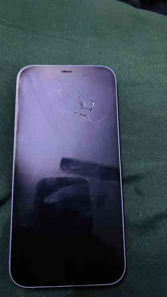 السلام عليكم 
أيفون ١٢ ذاكرة ١٢٨ بطارية ٨٠ 
السعر ٢٥٠ وبي مجال بسيط
العنوان سبع قصور 
***********
